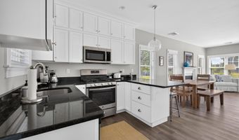 2 Kings Pine Ln, Arundel, ME 04046