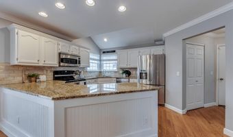 13153 Barrett Meadows Dr, Des Peres, MO 63021