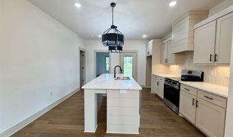 6812 N Detonti, Bauxite, AR 72011