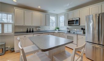 38 Highland Ave, Barrington, RI 02806