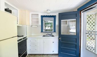 7 Freeman St, Bourne, MA 02532