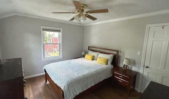 2723 FARNSWORTH Dr, Alexandria, VA 22303