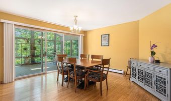 10011 E Rivershore Dr SE, Alto, MI 49302