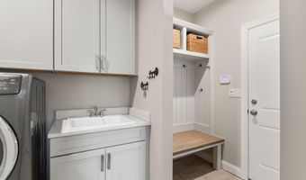 3078 N Spurway Dr, Ann Arbor, MI 48105