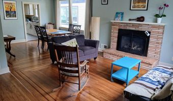 558 4TH St, Astoria, OR 97103