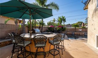 949 S Peregrine Pl, Anaheim, CA 92806