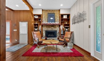 6926 Woodridge Dr, Avon, IN 46123