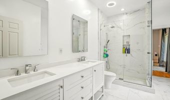 10823 LOCKLAND Rd, Potomac, MD 20854