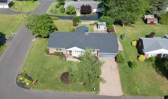 136 Juniper Ln, Berlin, CT 06037