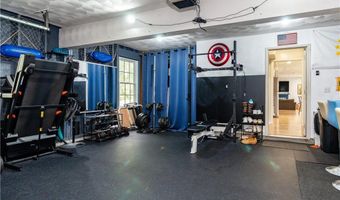195 Oakland Beach Ave, Warwick, RI 02889