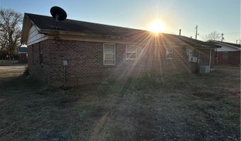 8810 Green Point Dr, Altus, AR 72821