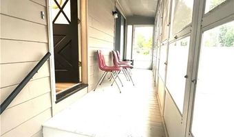 8 Ashby St, Johnston, RI 02919
