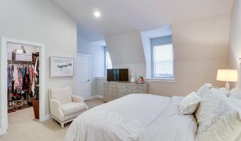 1318 S QUINN St, Arlington, VA 22204