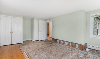 61 Applegate Rd, Cranston, RI 02920