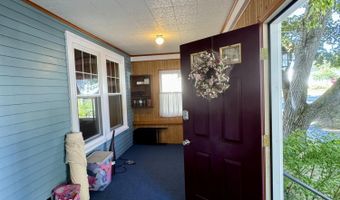 104 7th St, Bangor, ME 04401