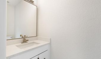 66 W 14TH St, Atlantic Beach, FL 32233