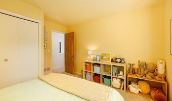 12 Haverhill Ct, Ann Arbor, MI 48105