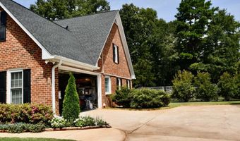 102 Meadow Crk, Athens, GA 30605
