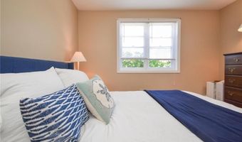 70 Carroll Ave 509, Newport, RI 02840