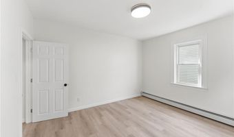 26 Alto St, Cranston, RI 02920