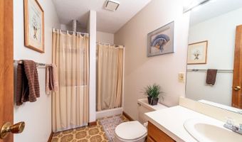 15 Manor Estates Dr 1, Bristol, NH 03222