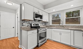 915 CYPRESS POINT Cir, Bowie, MD 20721