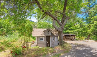 765 Reiten Dr, Ashland, OR 97520