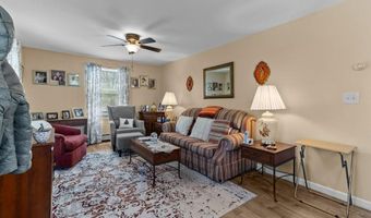 56 Pasture Farm Dr, Middletown, RI 02842