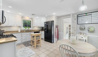 82 Sherry Ave, Bristol, RI 02809