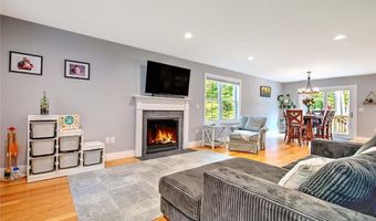 296 Twin Brook Ln, Coventry, RI 02816
