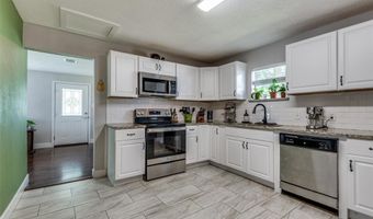 201 E Davis Ave, Alvarado, TX 76009