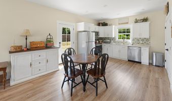 70 Blueberry St, Baxley, GA 31513