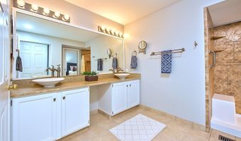 2015 N Silver Lake Rd 1, Arlington Heights, IL 60004