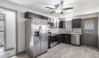 304 E Cofield St, Aurora, MO 65605