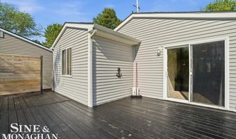 2122 Michigan St, Algonac, MI 48001