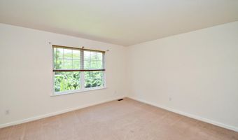 5631 STONECROFT Ln, Allentown, PA 18106