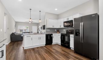 1939 Auburn Hills Dr, Benton, AR 72015