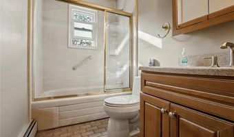 14 Campbell St, Amityville, NY 11701