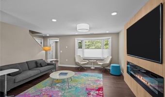 37 Dye Hill Rd, Hopkinton, RI 02832