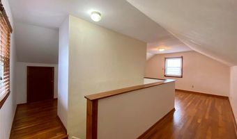 1881 17th St SW, Akron, OH 44314