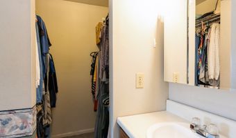 944 Sunburst Ln, Altoona, IA 50009