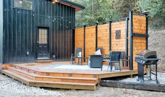 576 Pine Grove Rd, Beattyville, KY 41311