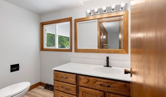 2407 S CLOVER Ln, Appleton, WI 54915