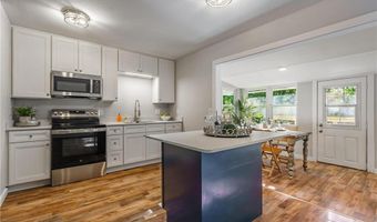 2 Rochdale Dr, Bella Vista, AR 72714