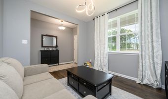 15 Half Hitch Rd, Barnegat, NJ 08005