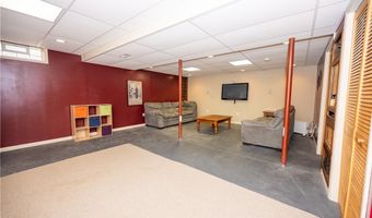 11686 Parkwood Dr, Alden, NY 14004