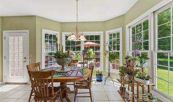 915 Cimarron Oval, Aurora, OH 44202