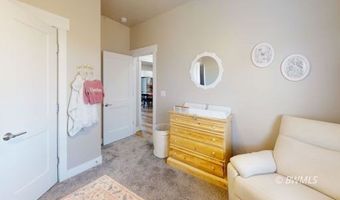 1015 E Canyon Dr, Big Water, UT 84741