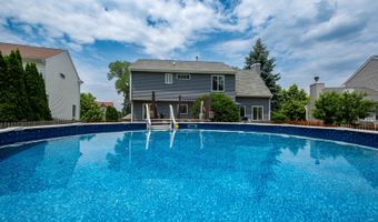 1231 Edgewater Ln, Antioch, IL 60002