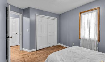 320 Harrison Ct, Auburn, KS 66402